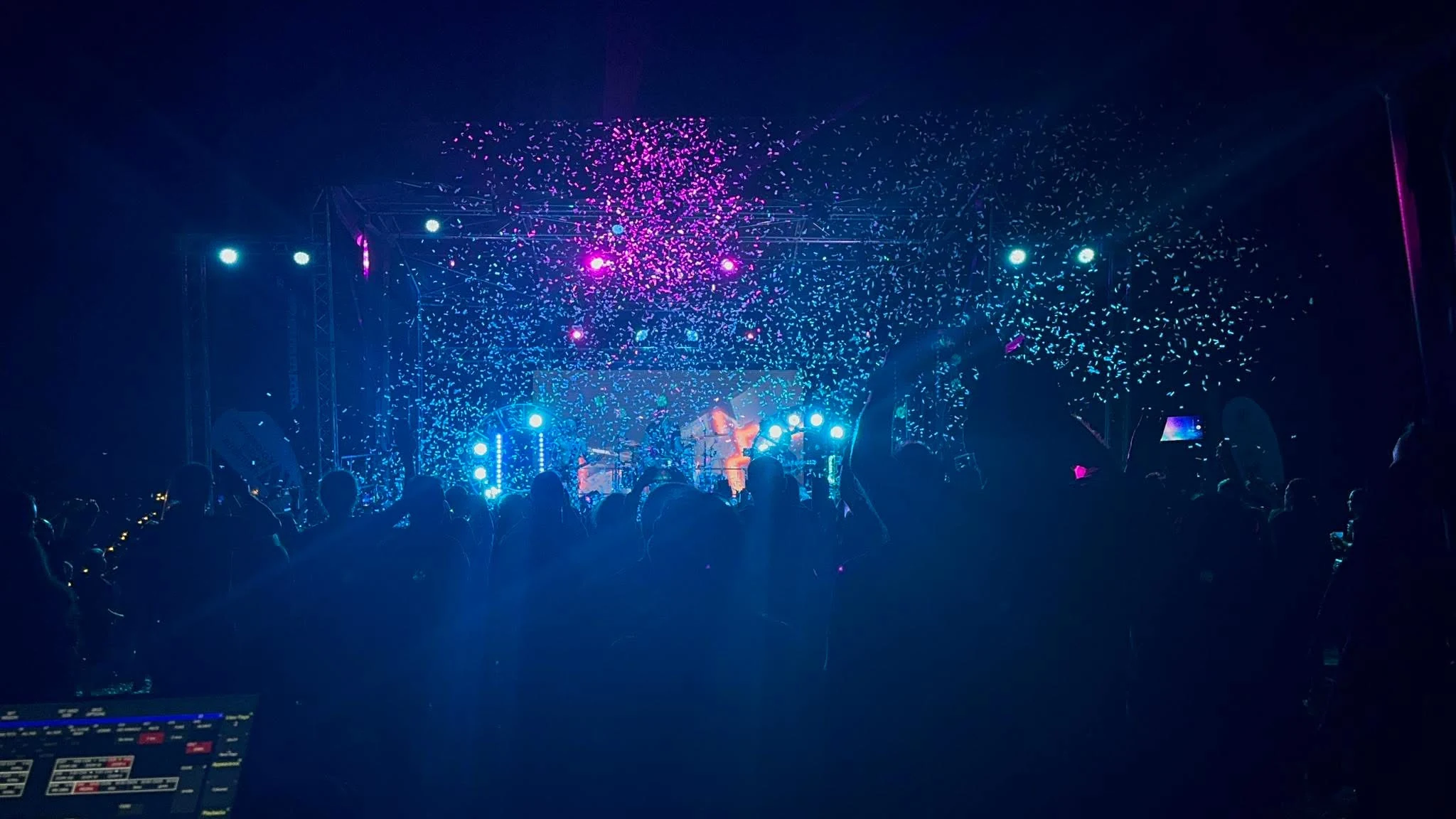 Concert production with confetti