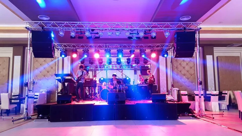 Indoor live band – blue setup