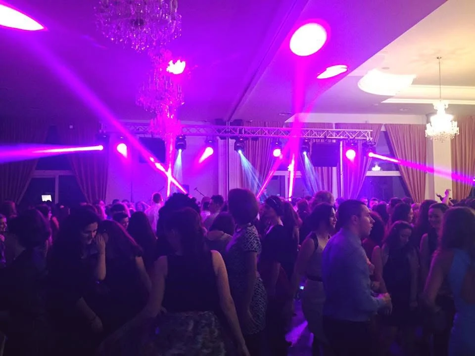 Wedding dancefloor – purple lighting